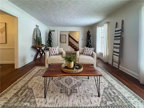 Living - 1424 Turnberry Dr, Boardman, OH 44512 photo 1 of 6