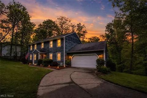 151 Granada Cir, Parkersburg, WV 26104