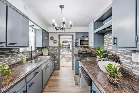 Kitchen - 244 Shields Rd, Boardman, OH 44512 photo 1 of 4
