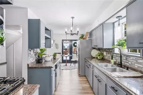 Kitchen - 244 Shields Rd, Boardman, OH 44512 photo 2 of 4