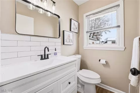 Bath - 244 Shields Rd, Boardman, OH 44512 photo 2 of 4