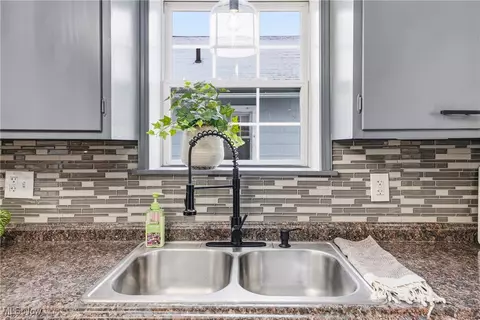 Kitchen - 244 Shields Rd, Boardman, OH 44512 photo 4 of 4