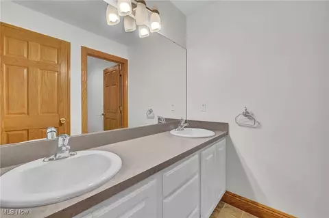 Bath - 340 Granger Dr, Lagrange, OH 44050 photo 2 of 5