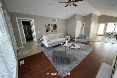 Living - 7900 Walnut St #25, Boardman, OH 44512 photo 3 of 4