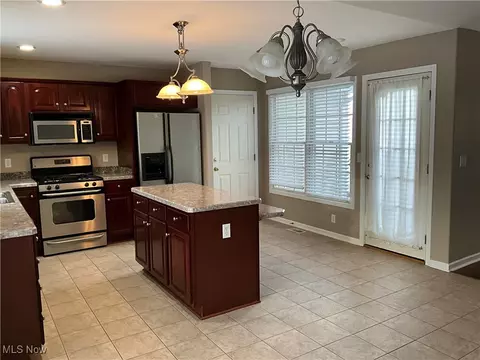 Kitchen - 7900 Walnut St #25, Boardman, OH 44512 photo 2 of 2