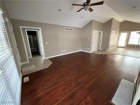Living - 7900 Walnut St #25, Boardman, OH 44512 photo 4 of 4