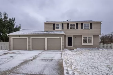 2798 E Celeste View Dr, Stow, OH 44224