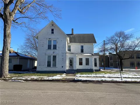 346 W State St, Newcomerstown, OH 43832