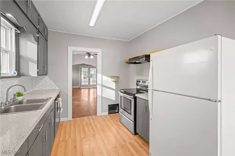 537 Clark St, Willard, OH 44890 photo 7