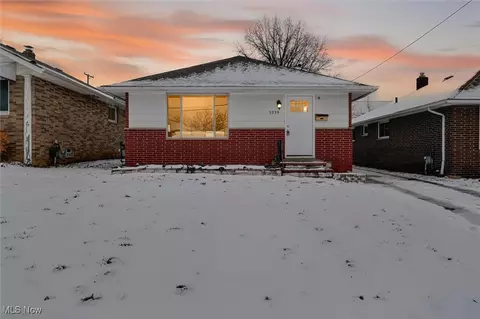 5239 E 102nd St, Garfield Heights, OH 44125