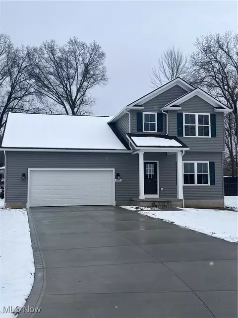5403 Winding Creek Dr, Ravenna, OH 44266