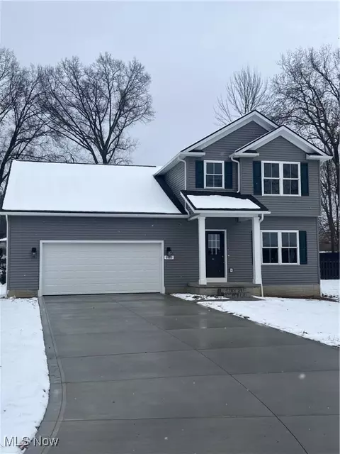 5403 Winding Creek Dr, Ravenna, OH 44266