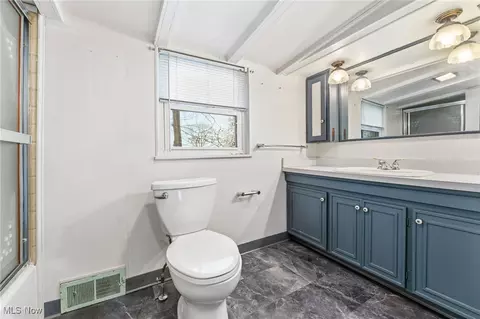 Bath - 135 Charles Ave, Boardman, OH 44512 photo 1 of 1
