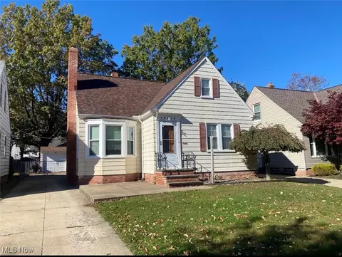 1212 Argonne Rd, South Euclid, OH 44121