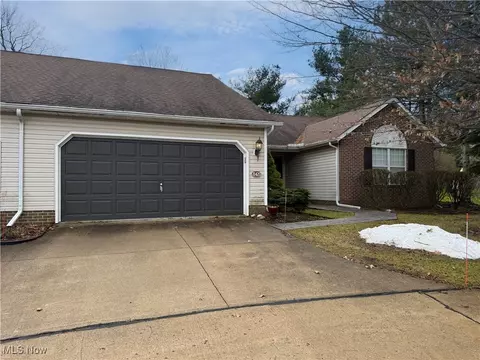 8420 Bartley Ln #C, Mentor, OH 44060