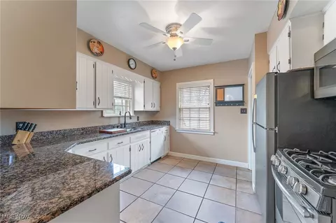 276 S Cadillac Dr, Boardman, OH 44512 photo 8