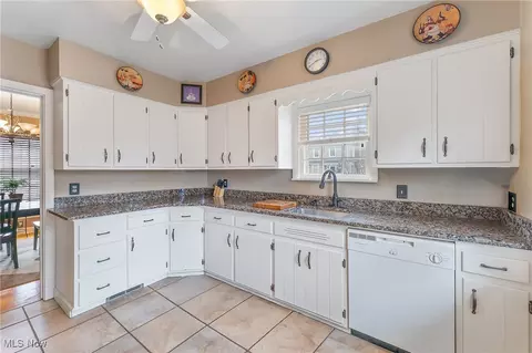 276 S Cadillac Dr, Boardman, OH 44512 photo 7