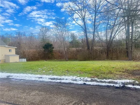 527 S 10th St, Cambridge, OH 43725