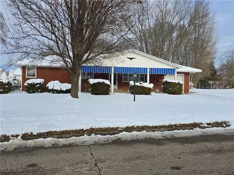 705 17th St, Vienna, WV 26105