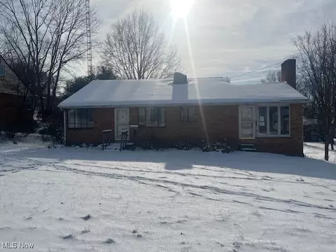 708 W Maple St, North Canton, OH 44720