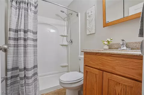 Bath - 9864 Green Dr, Windham, OH 44288 photo 1 of 1