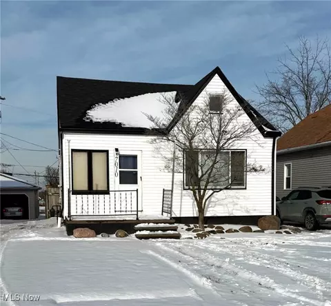 7010 Theota Ave, Parma, OH 44129