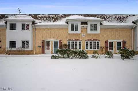8210 Deepwood Blvd #7, Mentor, OH 44060
