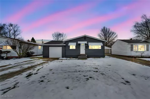 1671 Eldon Dr, Wickliffe, OH 44092