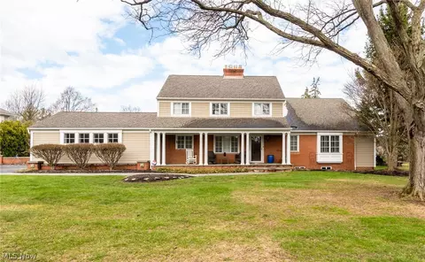 26161 Shaker Blvd, Beachwood, OH 44122