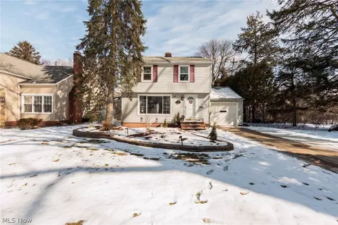 1409 Ford Rd, Lyndhurst, OH 44124