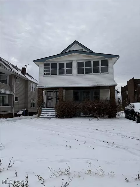 872 Paxton Rd, Cleveland, OH 44108