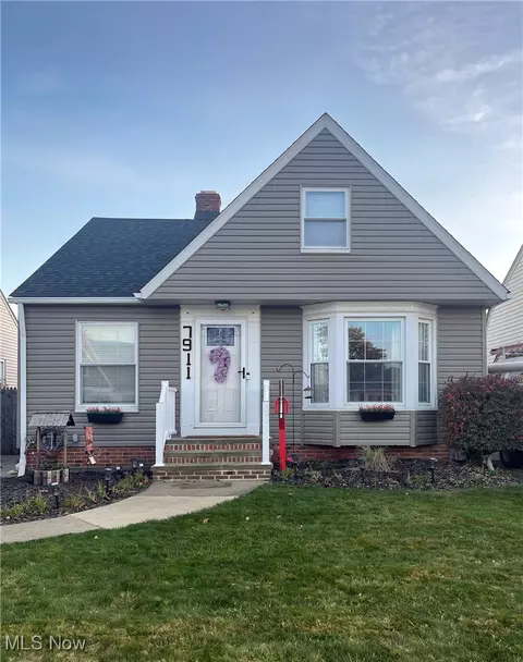 7911 Bertha Ave, Parma, OH 44129