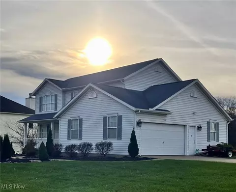 528 Helena Dr, Tallmadge, OH 44278