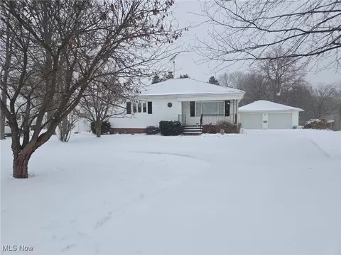 6093 Elyria Ave, Elyria, OH 44035