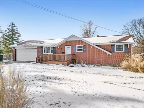411 Ranowsky Ct N, East Canton, OH 44730