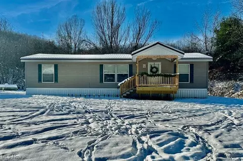 3200 Centenary Hill Rd SW, Port Washington, OH 43837