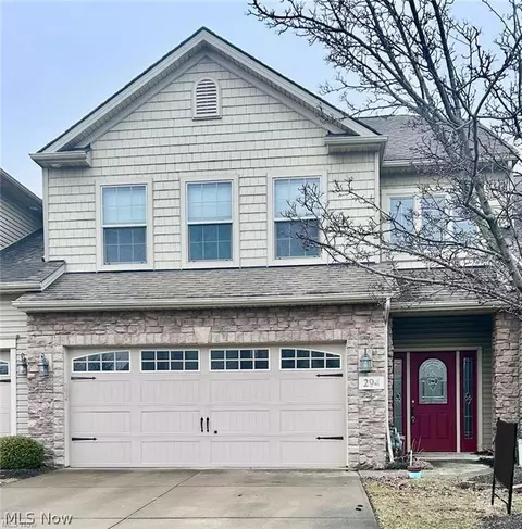 294 Lakewick Ln, Willowick, OH 44095