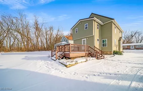 Exterior - 1723 E 49th St, Ashtabula, OH 44004 photo 3 of 5