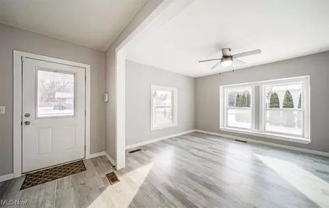 Living - 1723 E 49th St, Ashtabula, OH 44004 photo 2 of 3