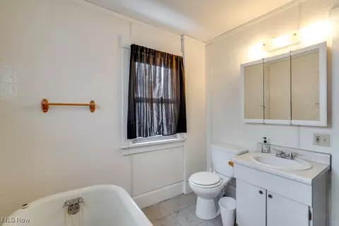 Bath - 342 Arlington Ave NW, Canton, OH 44708 photo 2 of 3