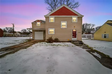 Exterior - 3129 Lincoln Dr, Ashtabula, OH 44004 photo 2 of 10