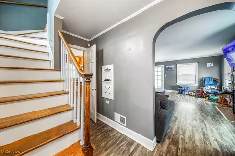 Entry Way - 3129 Lincoln Dr, Ashtabula, OH 44004 photo 1 of 4