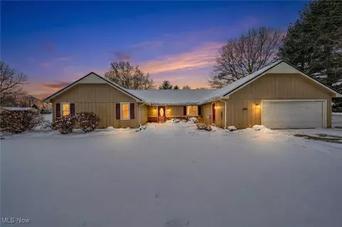 10121 Crows Nest Cv, Aurora, OH 44202