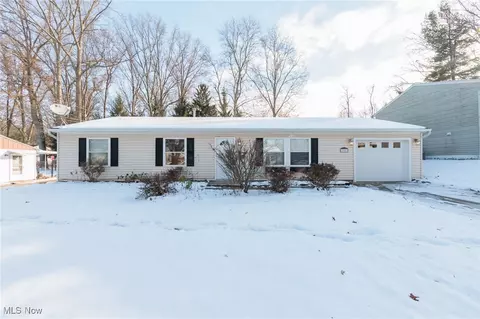 3757 Seneca St, Stow, OH 44224