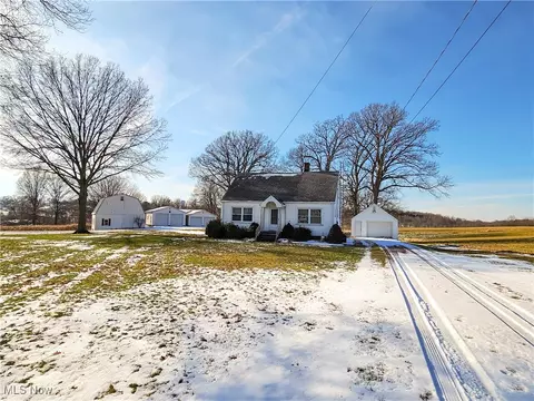 2233 Genoa Ave SW, Massillon, OH 44646