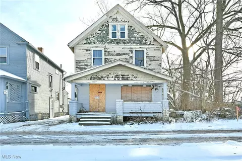 628 St Clair Ave, Newton Falls, OH 44444