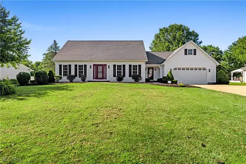 2047 Quail Run Dr, Cortland, OH 44410