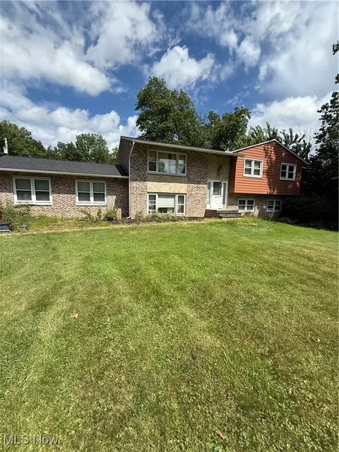 8335 Shepard Rd, Macedonia, OH 44056