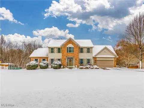 519 Chart Rd, Cuyahoga Falls, OH 44223