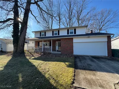7046 E Jefferson Dr, Mentor, OH 44060 photo 2